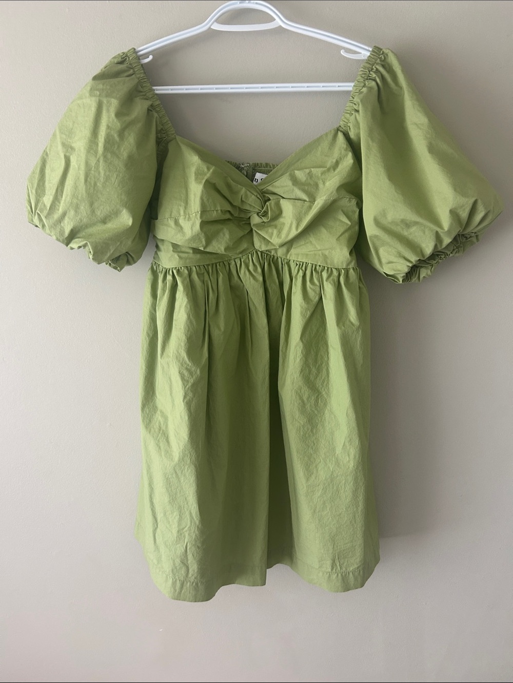 En Saison Light Green Puff-Sleeve Knot-Front Casual Dress